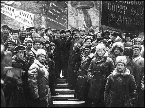Asamblea revolucionarios rusos en primavera de 1920. From anticapitalistes.net